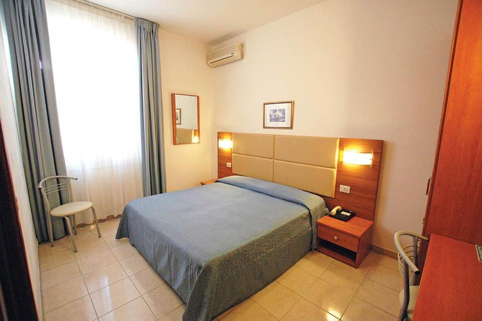 Hotel Patrizia Марина ди Маса Екстериор снимка