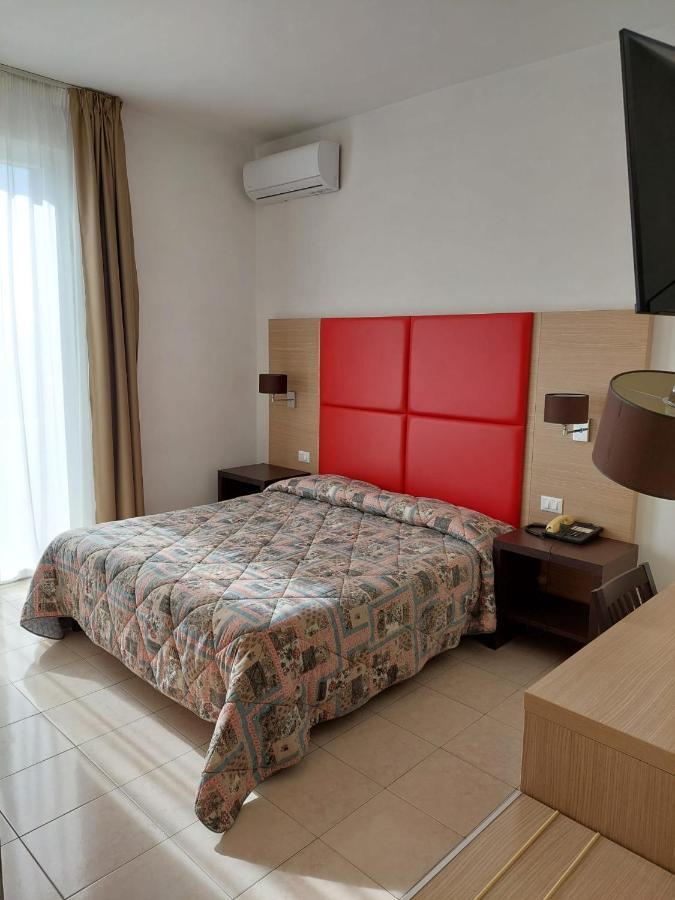 Hotel Patrizia Марина ди Маса Екстериор снимка
