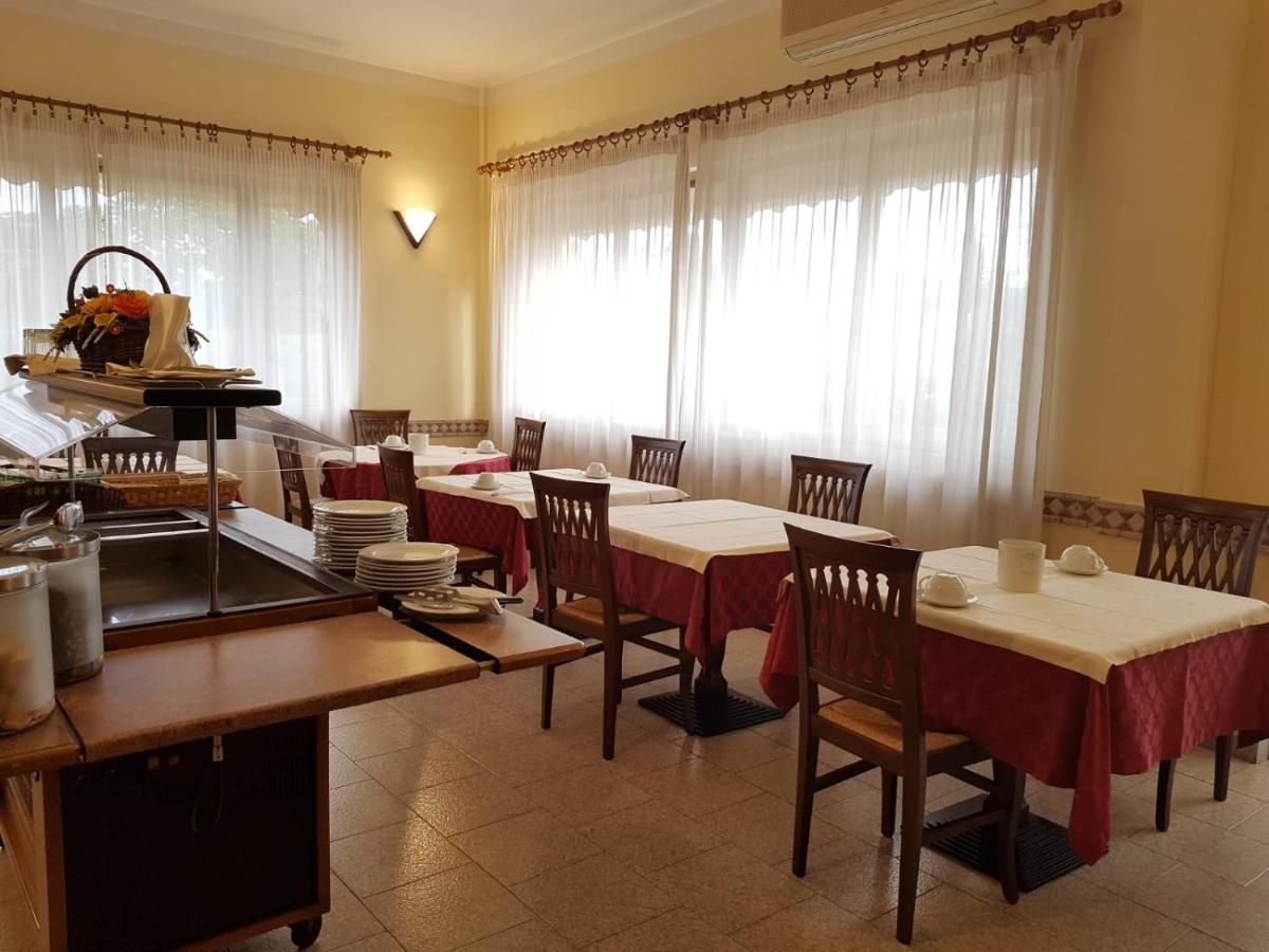 Hotel Patrizia Марина ди Маса Екстериор снимка