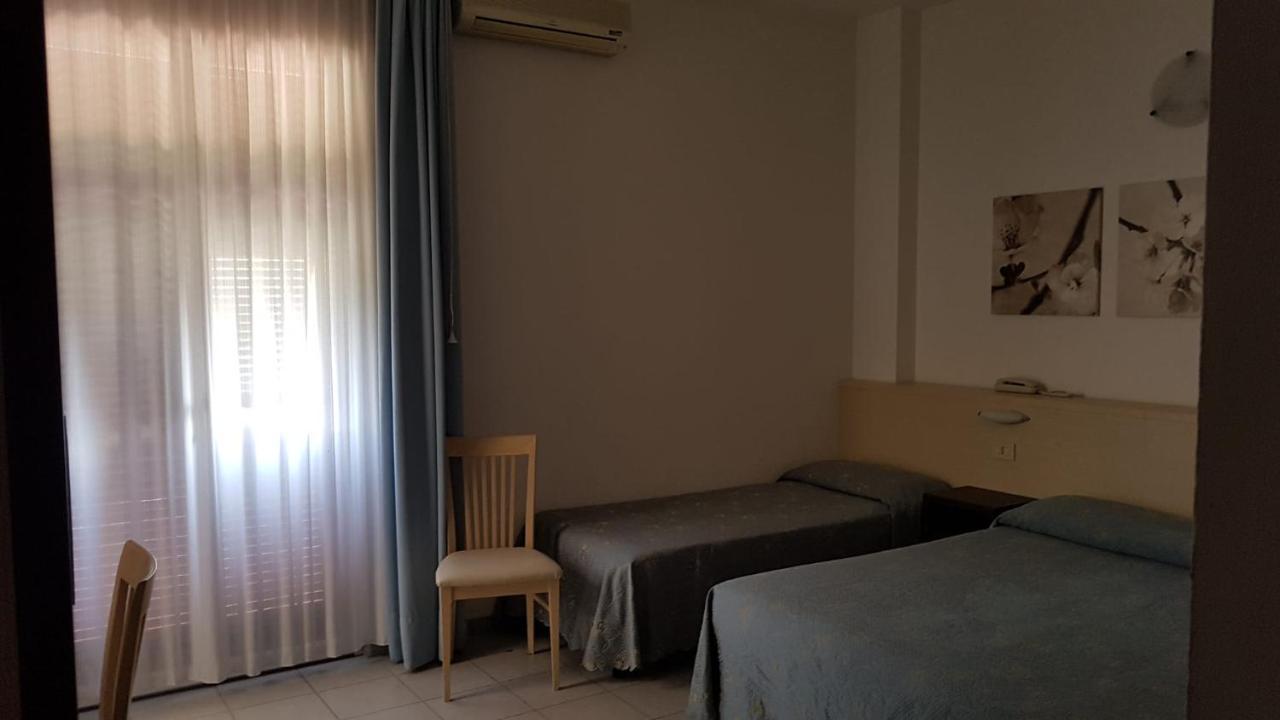 Hotel Patrizia Марина ди Маса Екстериор снимка